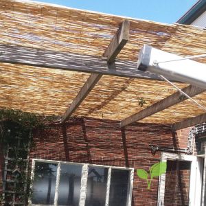 Rieten schaduwdak pergola